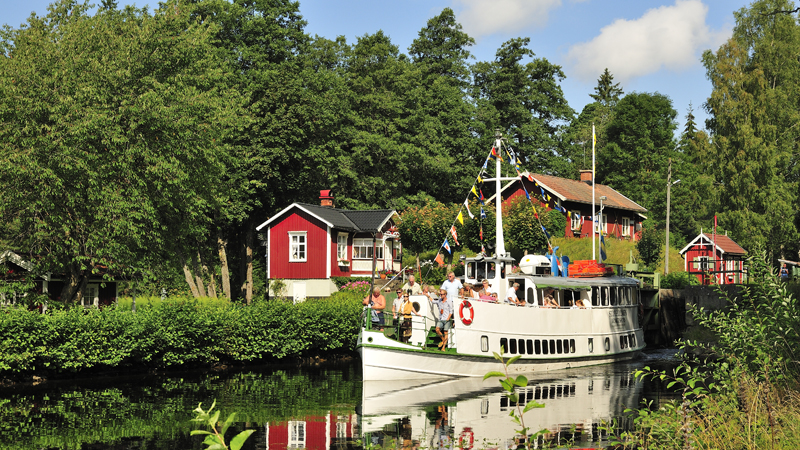 M/S Storholmen, Dalslands kanal Ms Storholmen glider fram på Dalslands kanal på sommaren.